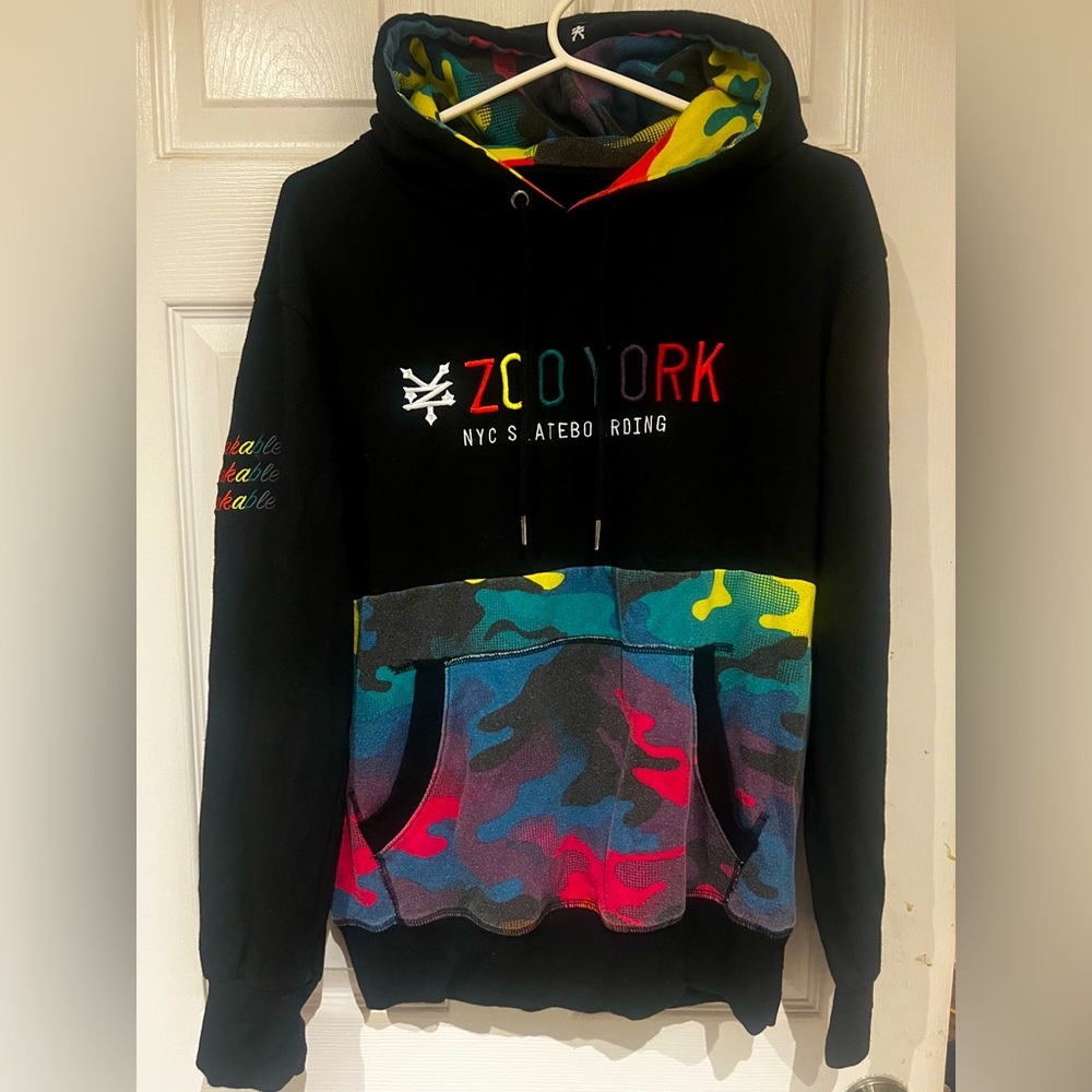 Zoo York Men's Black and Multicolor Camo Hoodie